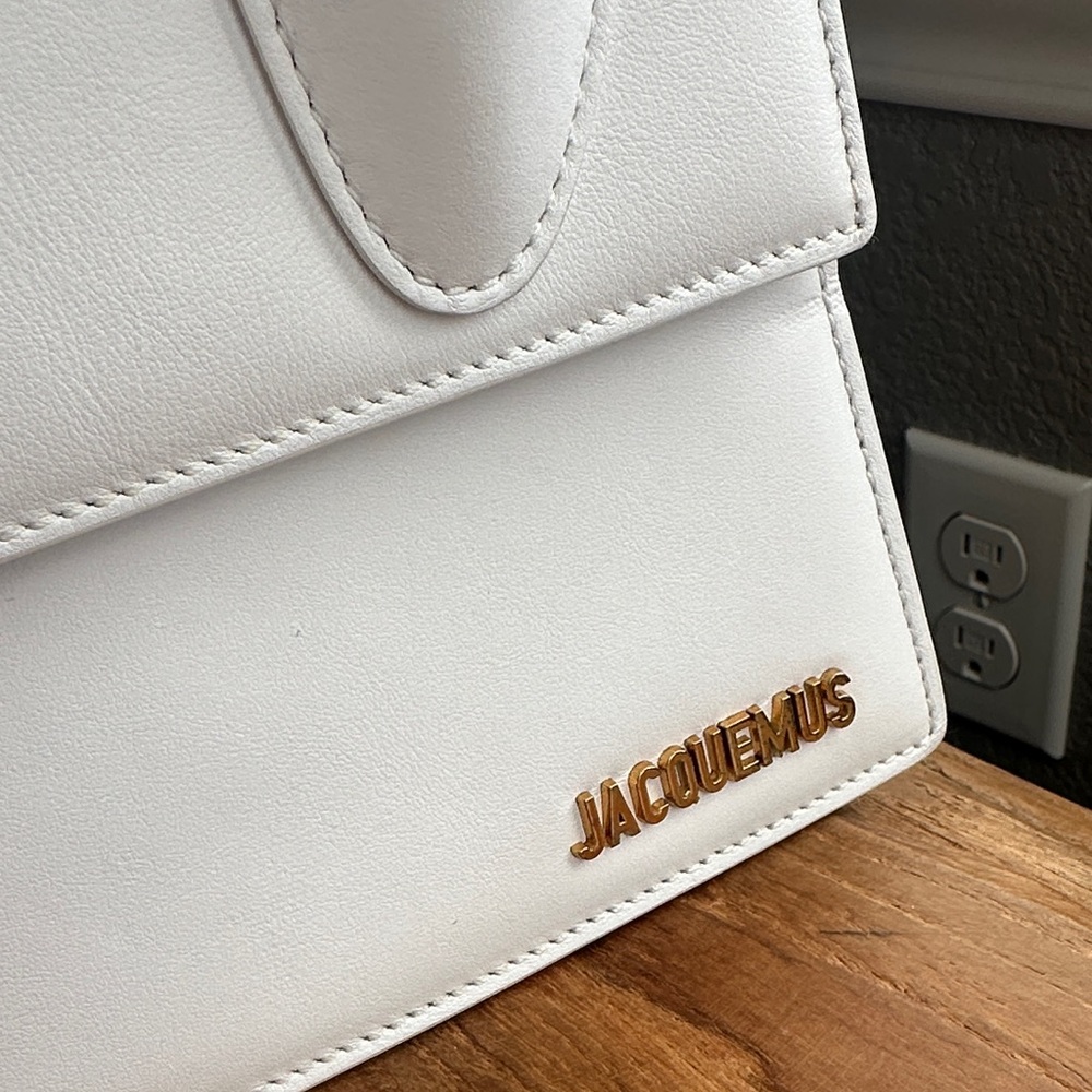 Jacquemus Elegant White Mini Bag - Picture 3 of 17